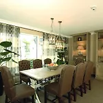 Hotel Business&More